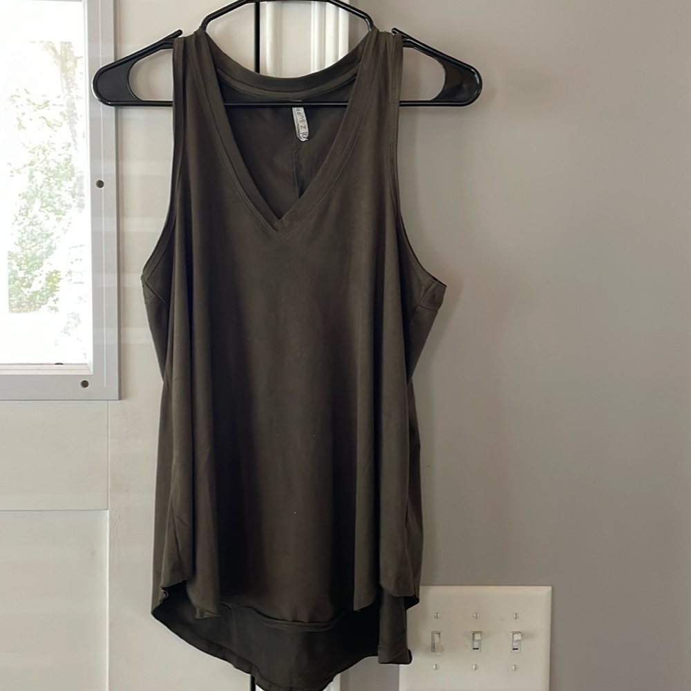 Stylish racer back sleeveless top
